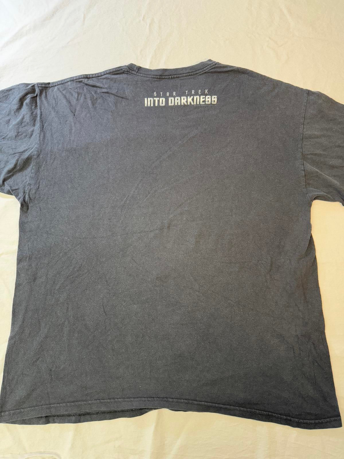 T-shirt Star Trek Into Darkness avec logo Star Trek géant du film
