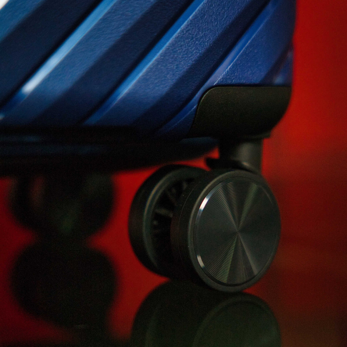 24-Inch Hardcase Spinner Suitcase