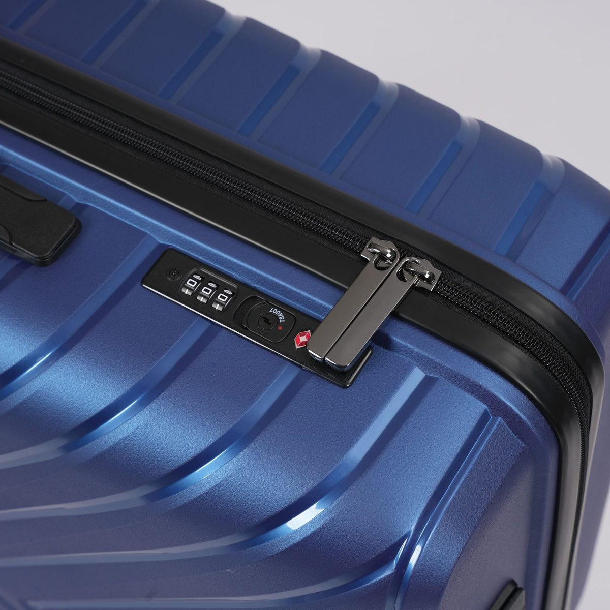 24-Inch Hardcase Spinner Suitcase