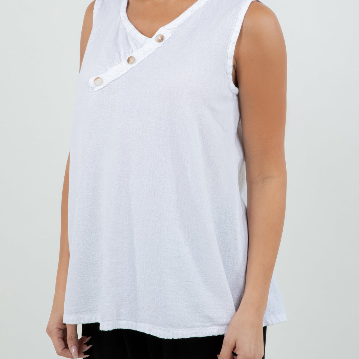 Vero Women's Cotton Gauze Button-Detail Tank Top