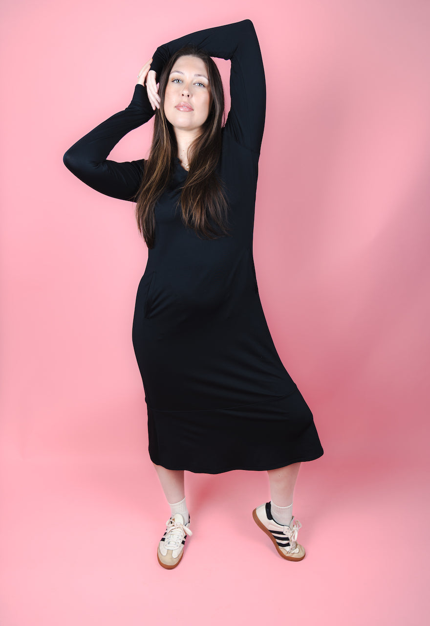 EverReady Mesh V-Neck Maxi Dress with Pockets