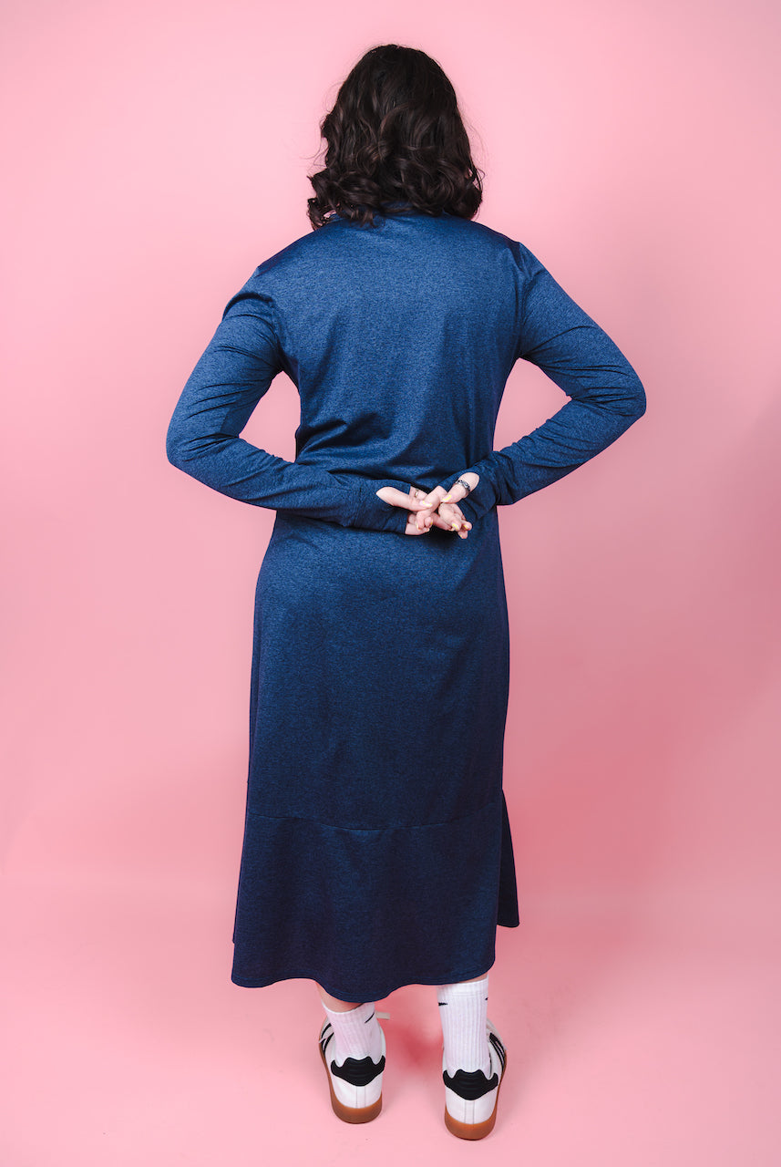 EverReady Mesh V-Neck Maxi Dress with Pockets