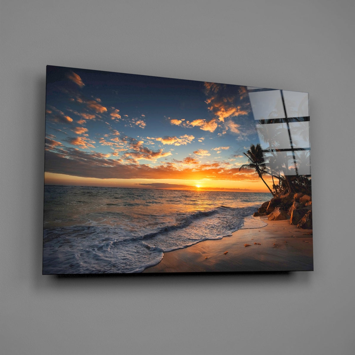 Décoration murale en verre : coucher de soleil doré sur le littoral et palmiers
