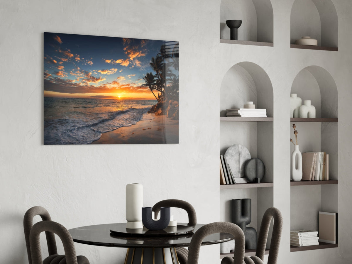 Décoration murale en verre : coucher de soleil doré sur le littoral et palmiers