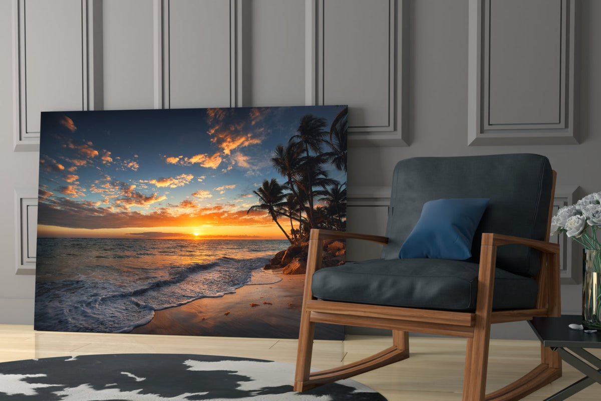 Décoration murale en verre : coucher de soleil doré sur le littoral et palmiers