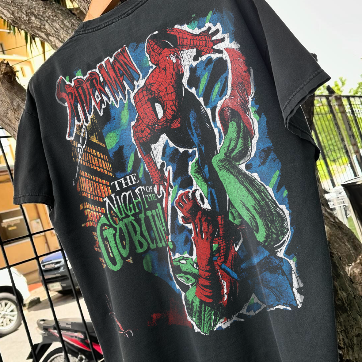 T-shirt noir délavé Night 0F The G0Blin Grail