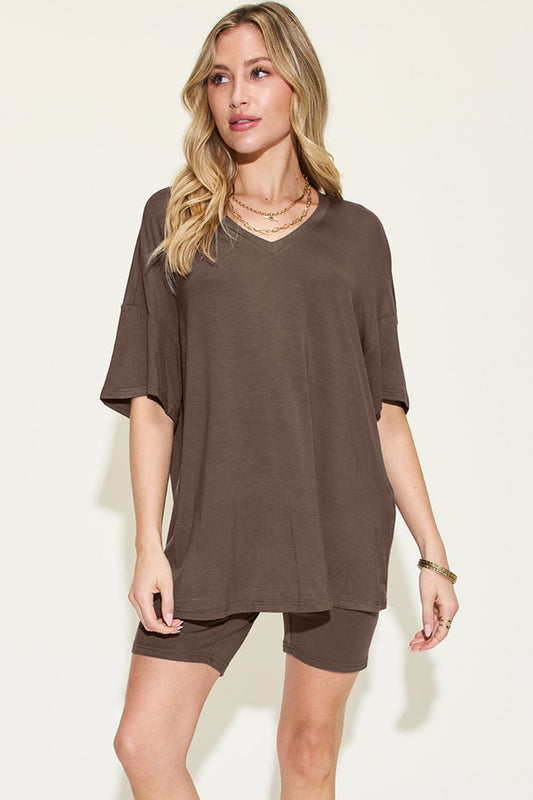 Ensemble T-shirt col V épaules tombantes et short Basic Bae